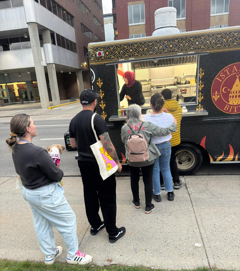 4th street night market